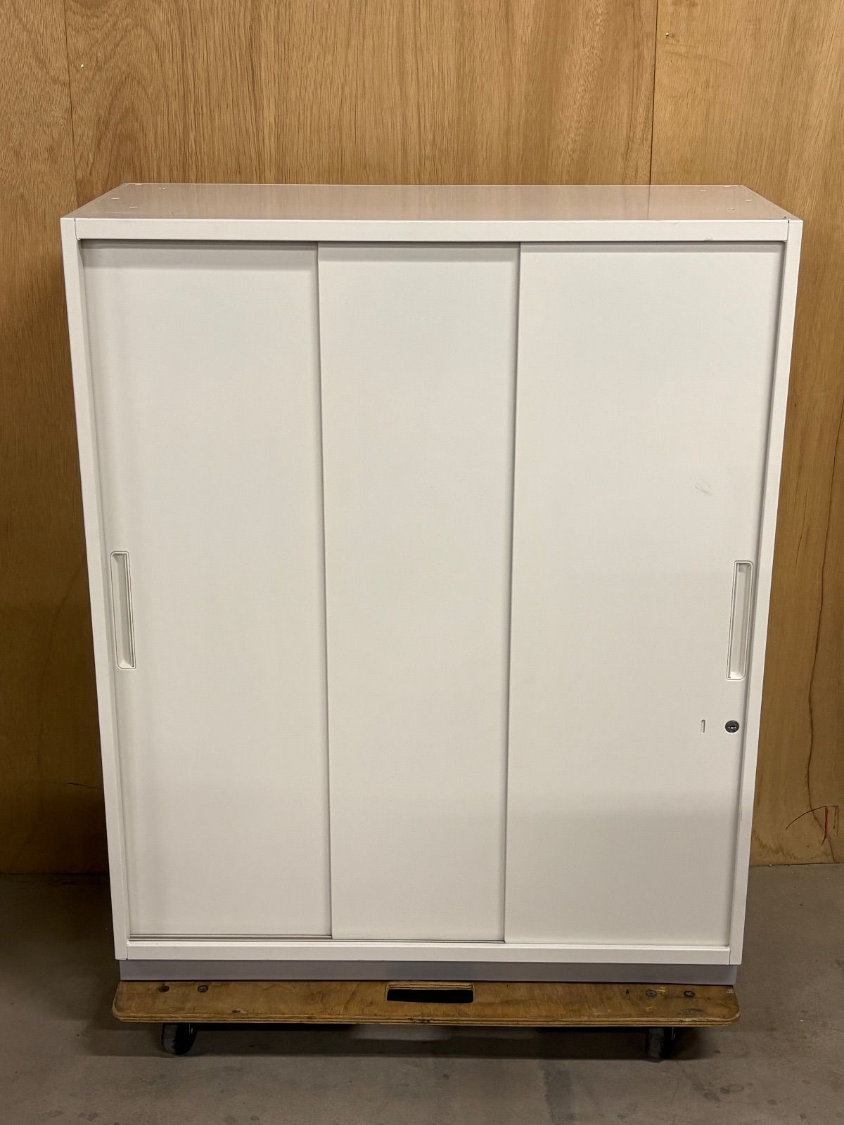 GK106 山口県下松市 引違書庫 プラス 幅90cm 奥40cm 高110.5cm L6-A105SS ベース付き
