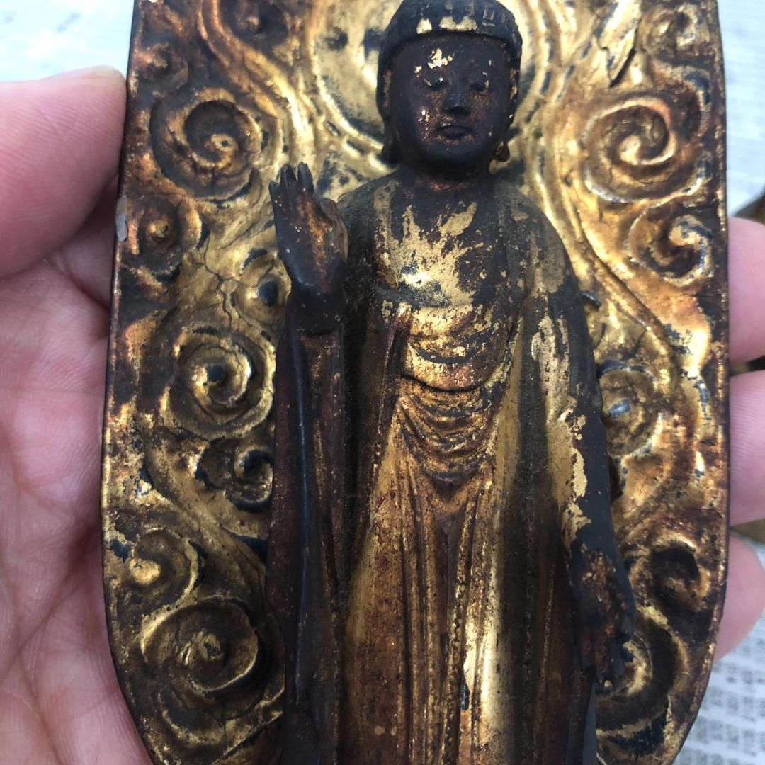 阿弥陀如来像 木像 高さ22.5cm 重さ78g 時代物　＃739 阿弥陀如来像 木像 高さ22.5cm 重さ78g 時代物 ＃739 - メルカリ