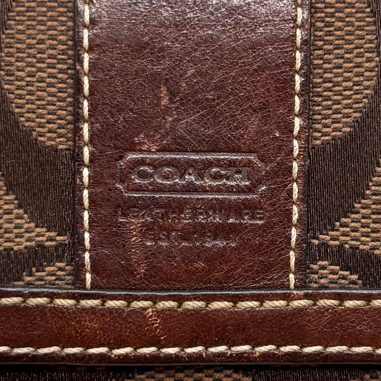 コーチ COACH 3つ折り財布 シグネチャー柄 レザー ダークブラウン×ピンク 美品 財布 ✨格安✨ COACH コーチ 三つ折り 財布 コンパクトウォレット