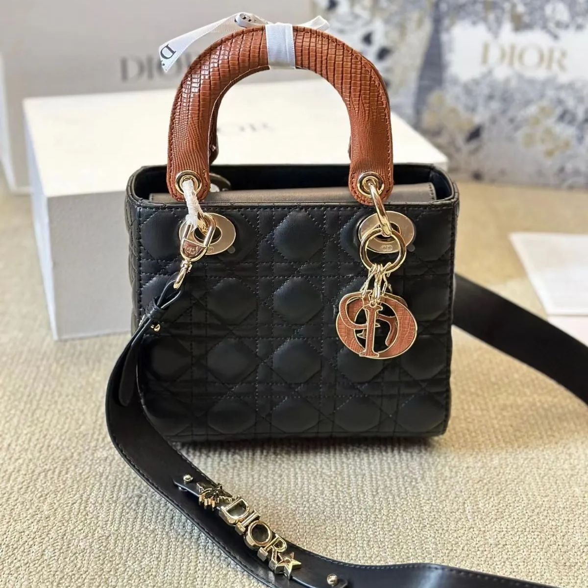 極美品 クリスチャンディオール Lady Dior スモールバッグ