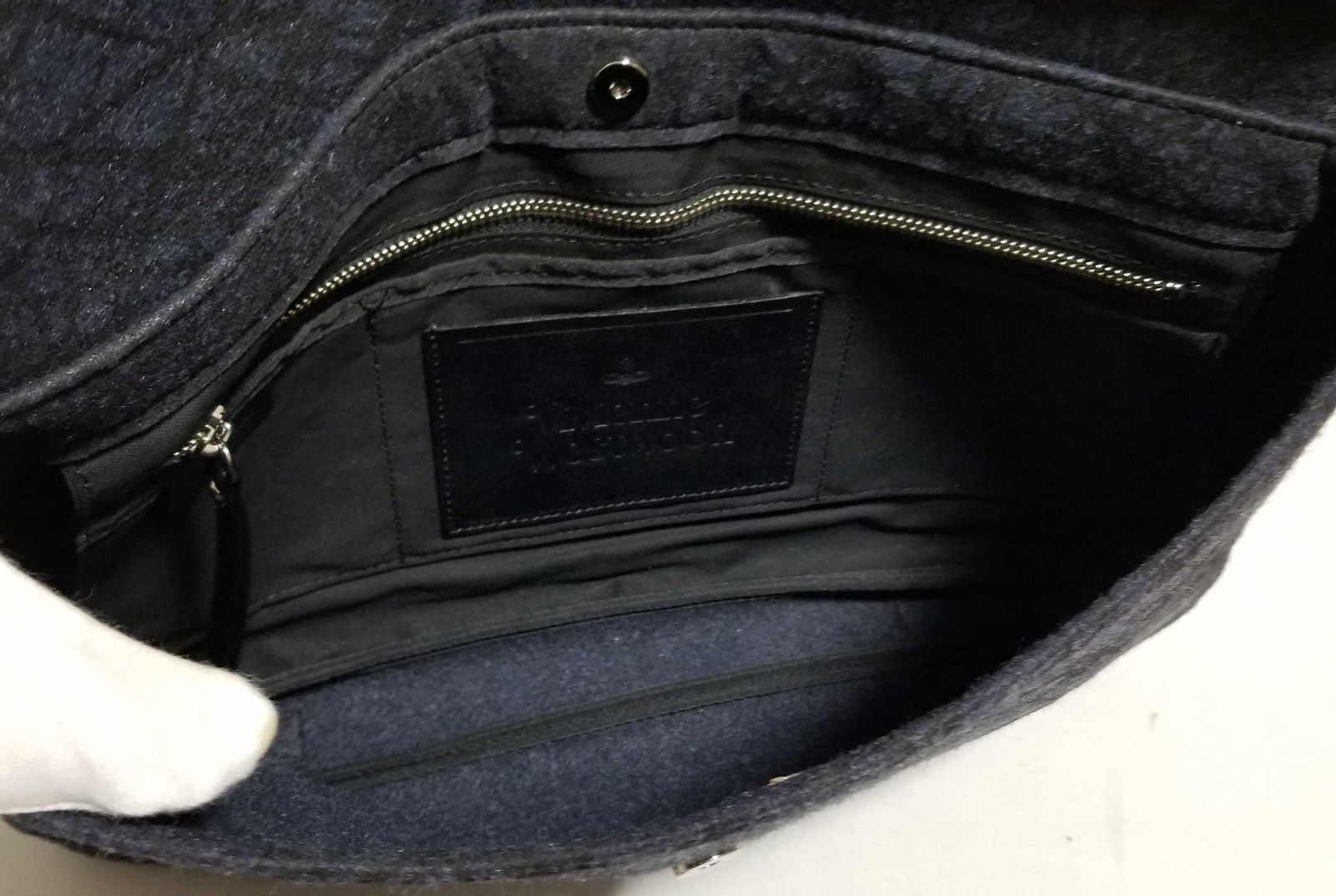 美品 ヴィヴィアンウエストウッド クラッチバッグ ドキュメントケース ブラック Vivienne Westwood 未使用 ヴィヴィアンウエストウッド クラッチ