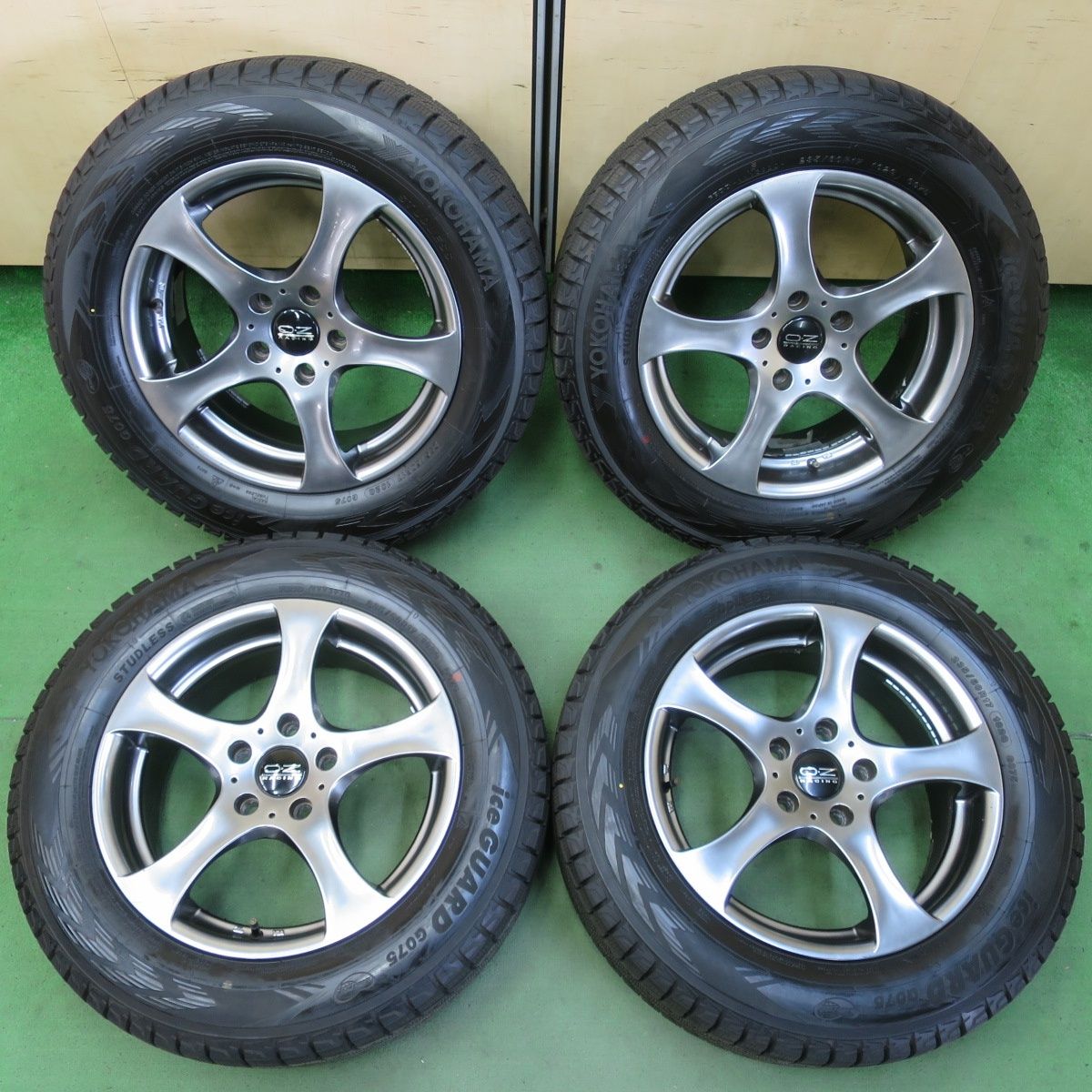 215 70 15スタッドレス✴︎レヴォーグ✴︎引取限定 215 70 15