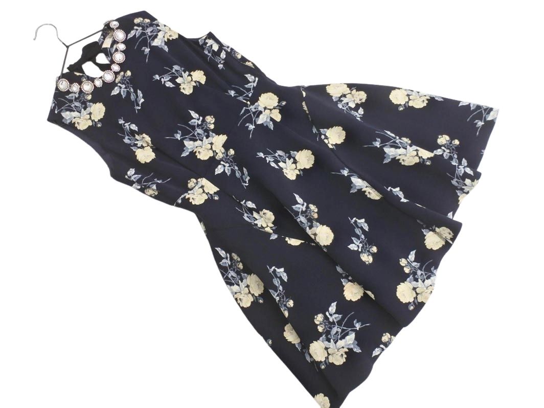ゆオンライン完売品 SNIDEL 花柄ノースリーブワンピース Mサイズ snidel スナイデル 花柄 ノースリーブ ワンピース 白 フラワー