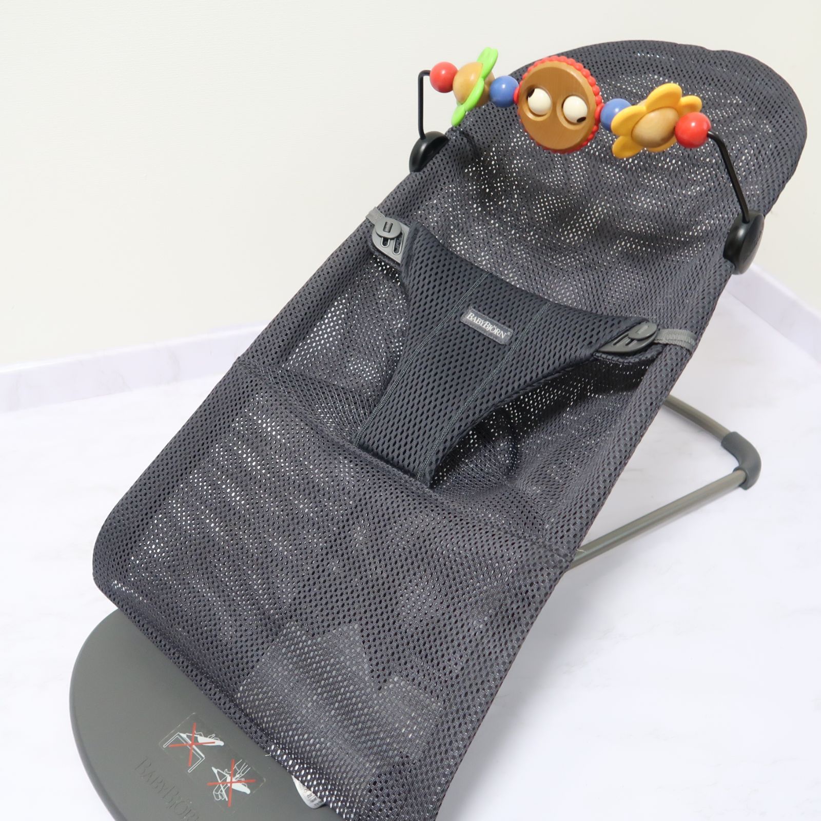 ベビービョルン バウンサー bliss air ブリス エアー トーイ アンスラサイト
