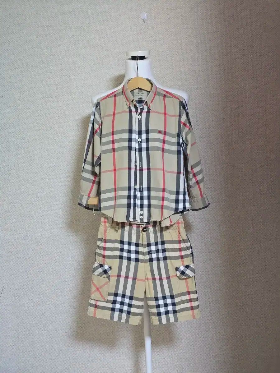 BURBERRY バーバリー キッズ シャツ ショーツ 6y 116