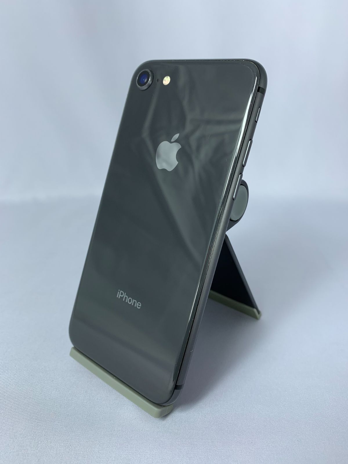 【中古】iPhone 8 64GB simロック解除済