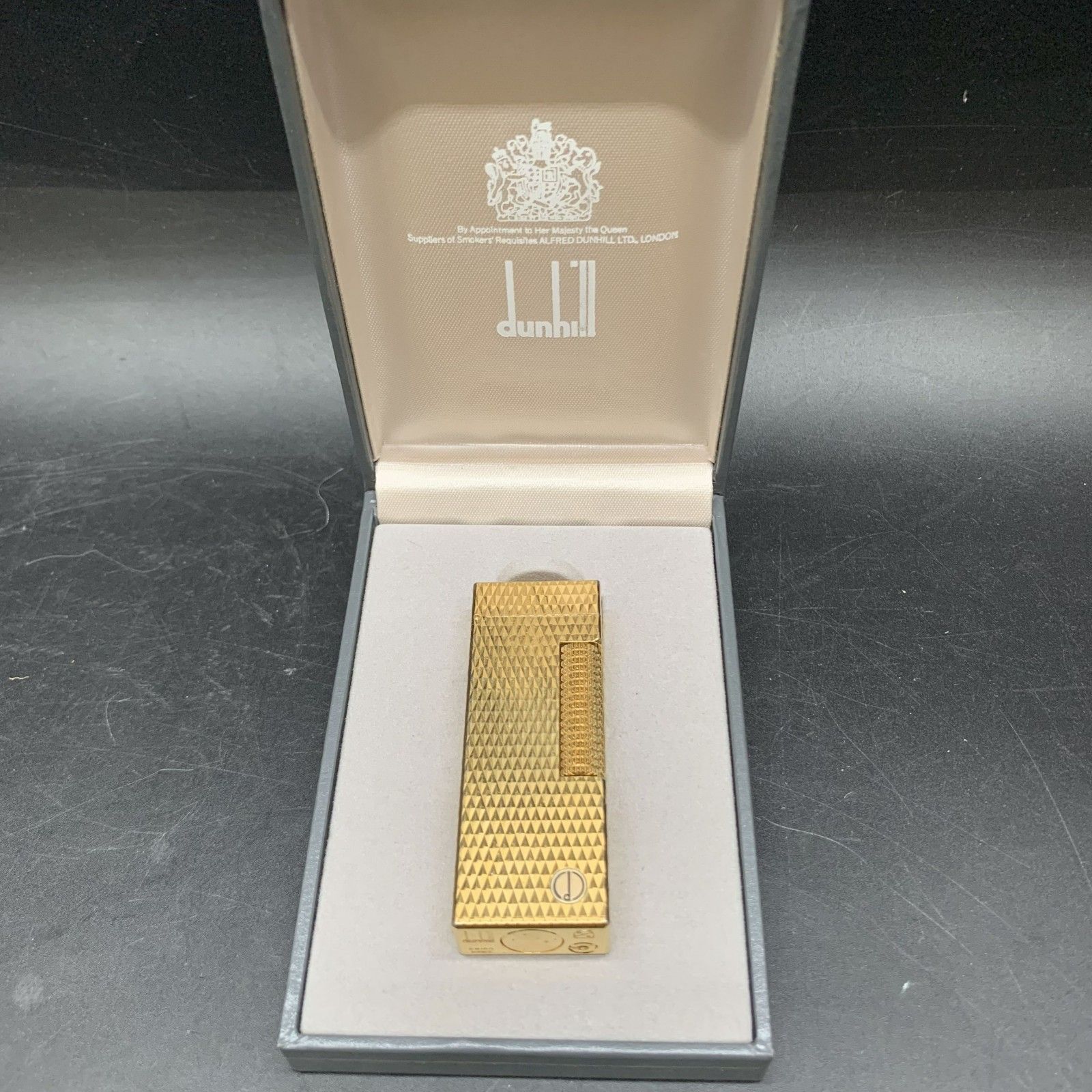 Dunhill ダンヒル 総柄 ロゴ刻印 ダイヤ柄 スクエア ローラー式