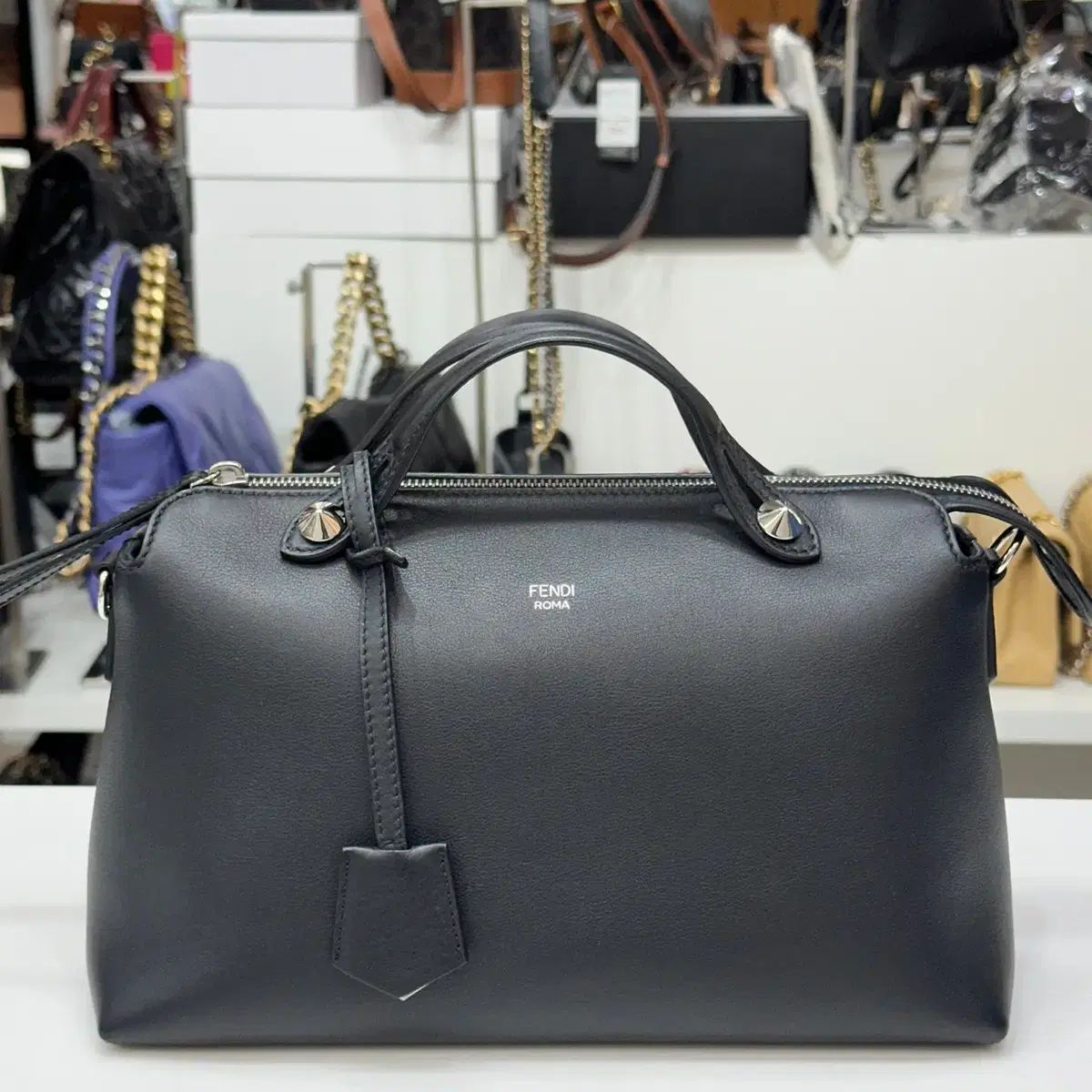FENDI フェンディ ところで ミディアム ブラック クロスバッグ 8BL124