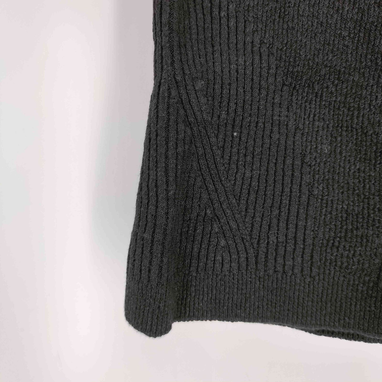 JACQUEMUS(ジャックムス) LA MAILLE MARUBIA ニットトップス レディース DE： 中古 古着 0926 ジャックムス JACQUEMUS LA MAILLE MARUBIA ニットトップス