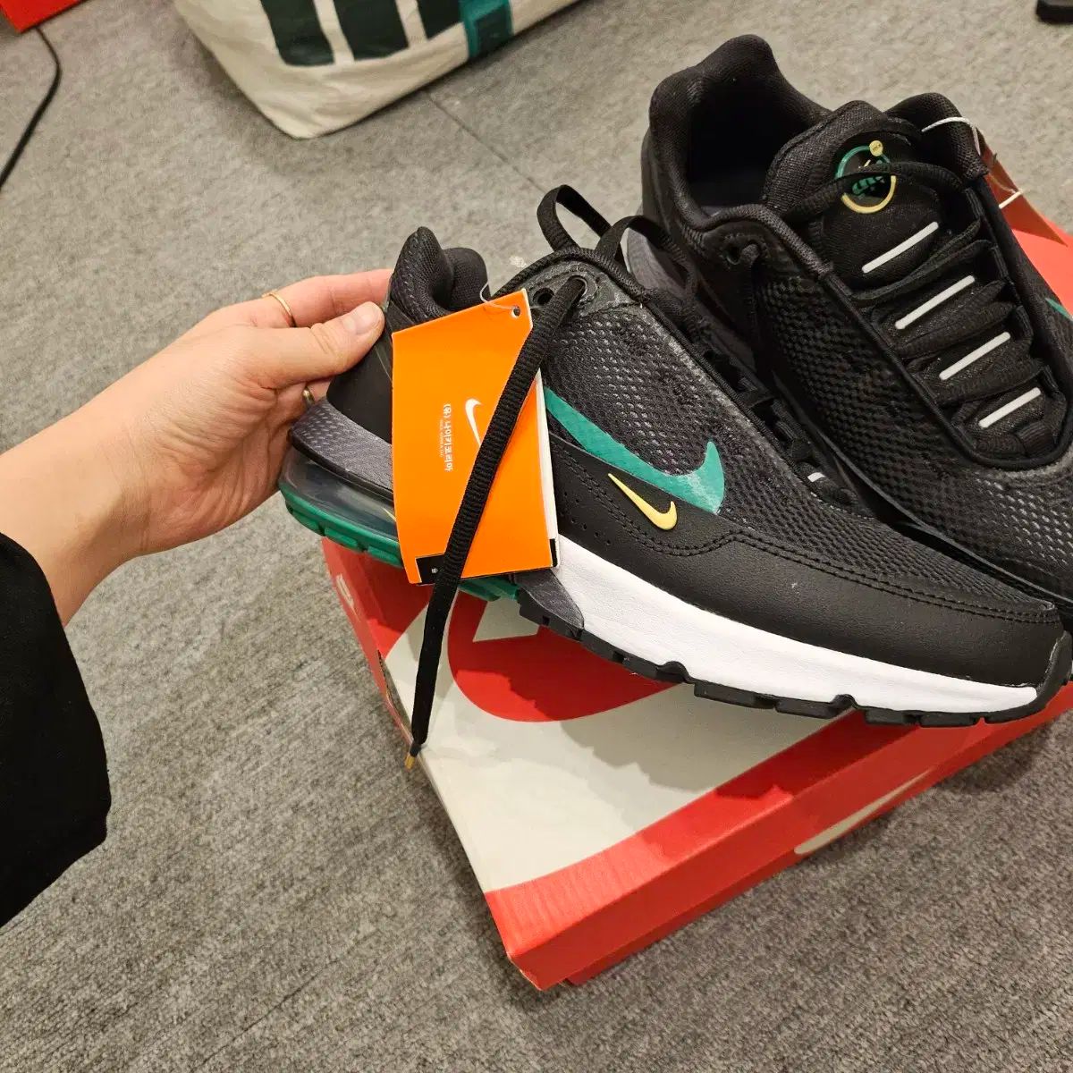 エアマックス (AIR MAX) パルス スニーカー NIKE(ナイキ) 240 245 280