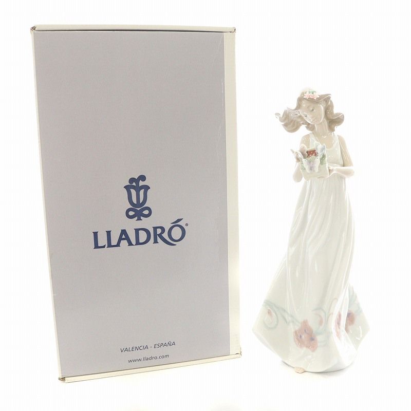 LLADRO リアドロ 私の宝物 6777 少女 蝶々 花 陶器人形 置物