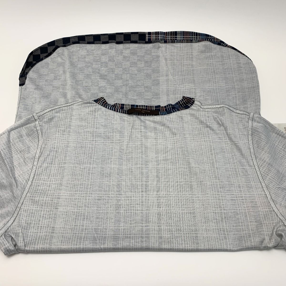 送料無料，SALE ☆☆ LOUIS VUITTON ルイヴィトン RM172 DPD HDY77W ネイビー メンズ衣料 Tシャツ 傷や汚れあり