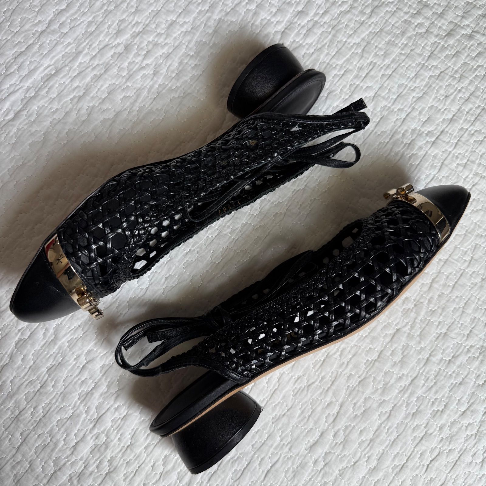 【極美品】Salvatore Ferragamo ヴァラリボン　　フェラガモ 極美品 SalvatoreFerragamo サルヴァトーレフェラガモ ヴァラ