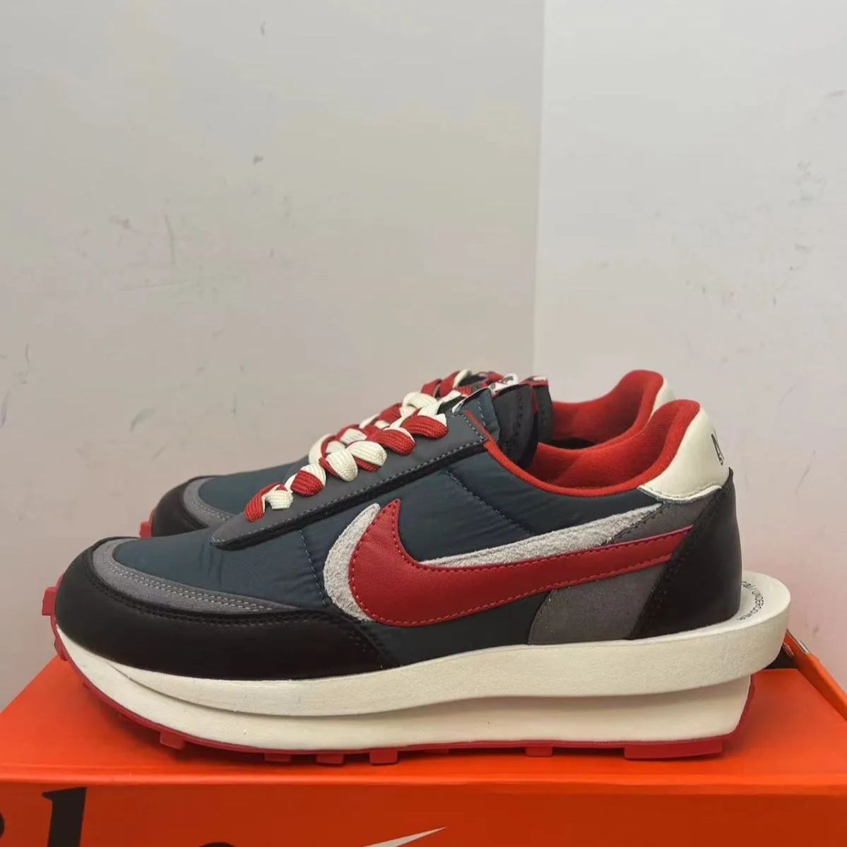 新品未使用 ナイキ sacai x Nike LDWaffle midnight spruce  スニーカー