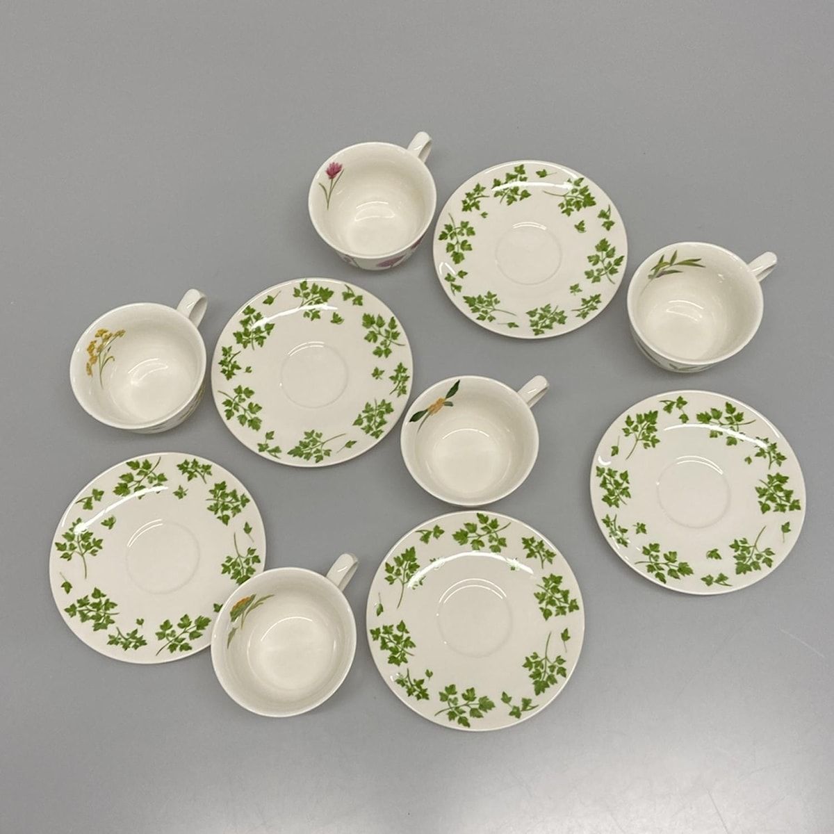 NARUMI ナルミ 食器 - 白×グリーン×マルチ カップ-ソーサー×5点|花柄