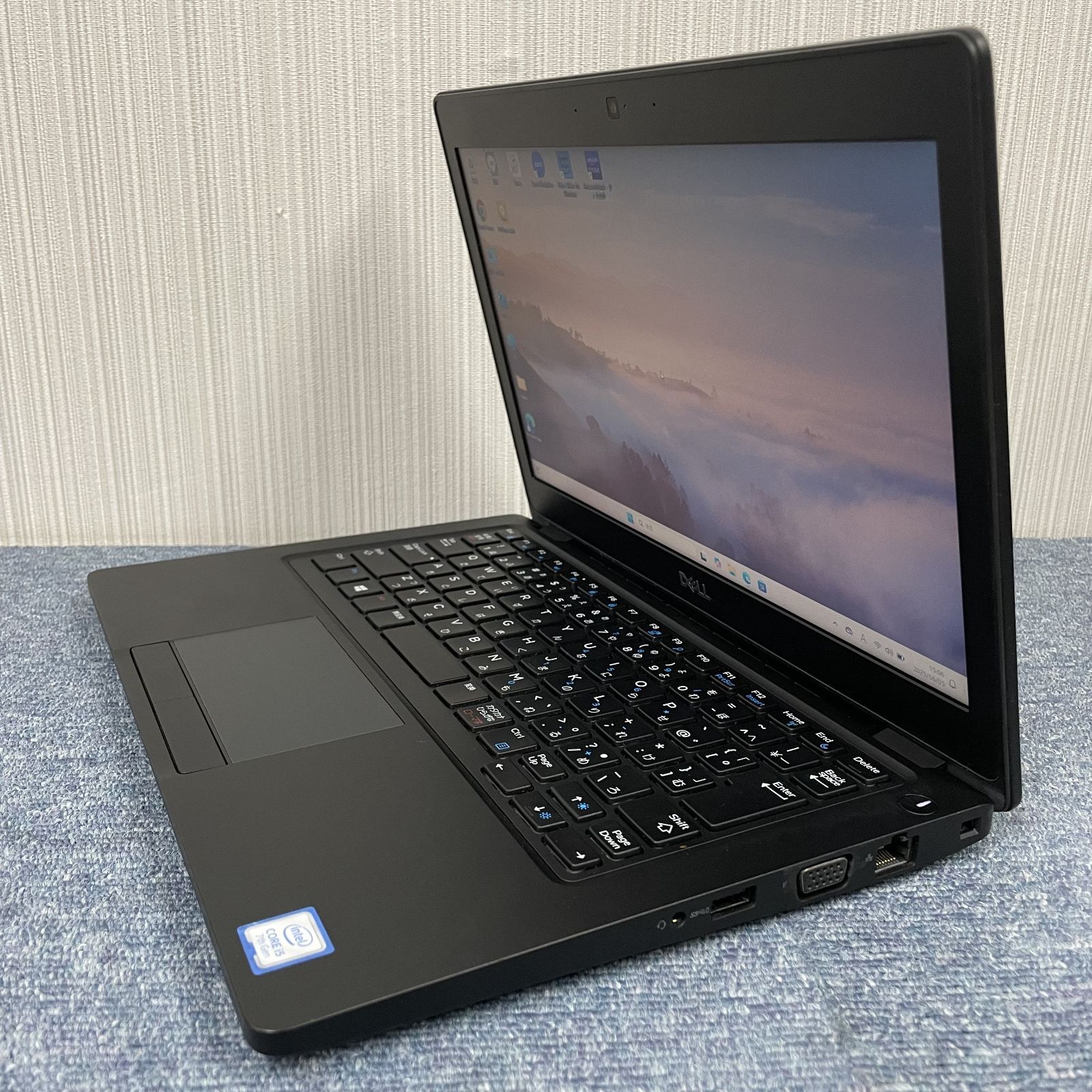 軽量型ノートパソコン