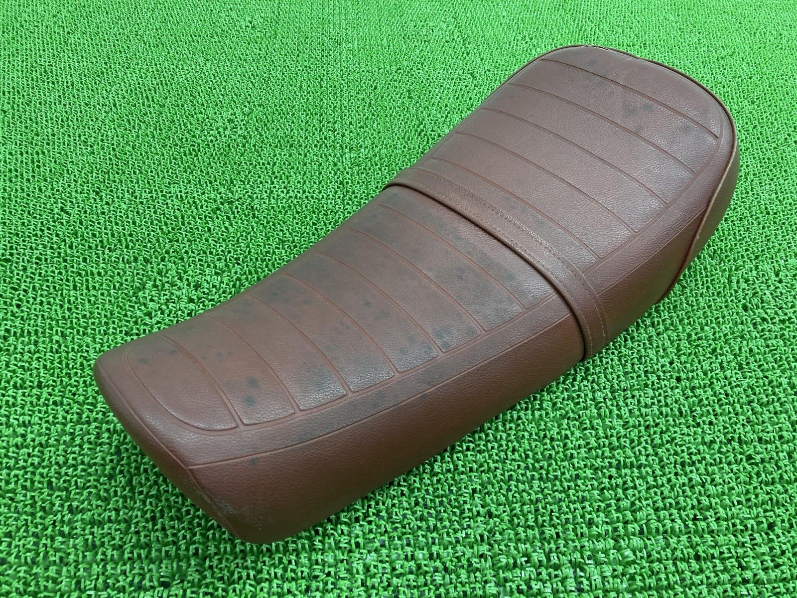 250TR シート 53001-1984 カワサキ（Kawasaki） カワサキ 純正 BJ250F