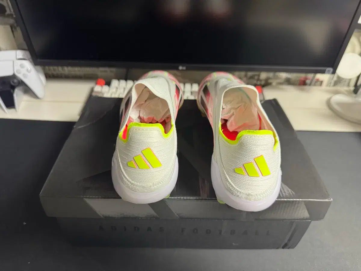 adidas アディダス