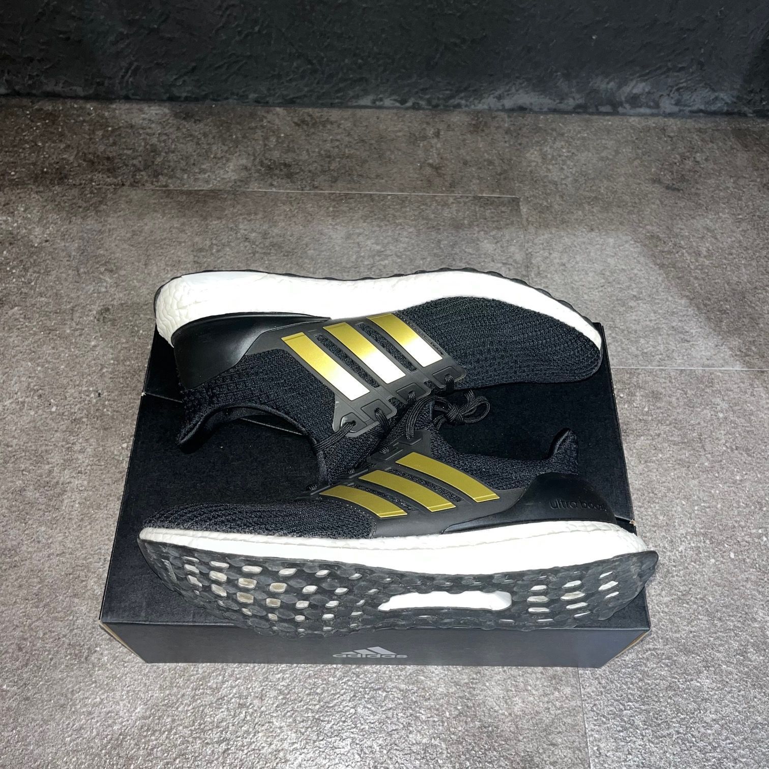 adidas Ultra Boost 4.0 DNA Black Metallic Gold FY9316 ウルトラブースト スニーカー アディダス  29.5cm 64290A1 - メルカリ