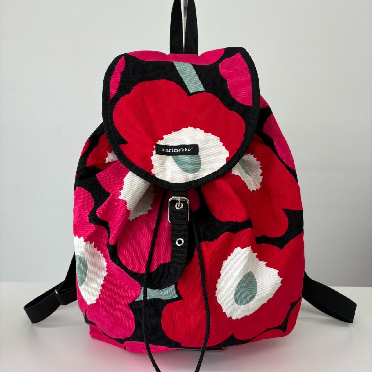 marimekko フラワーパターン リュック marimekko フラワーパターン リュック - メルカリ