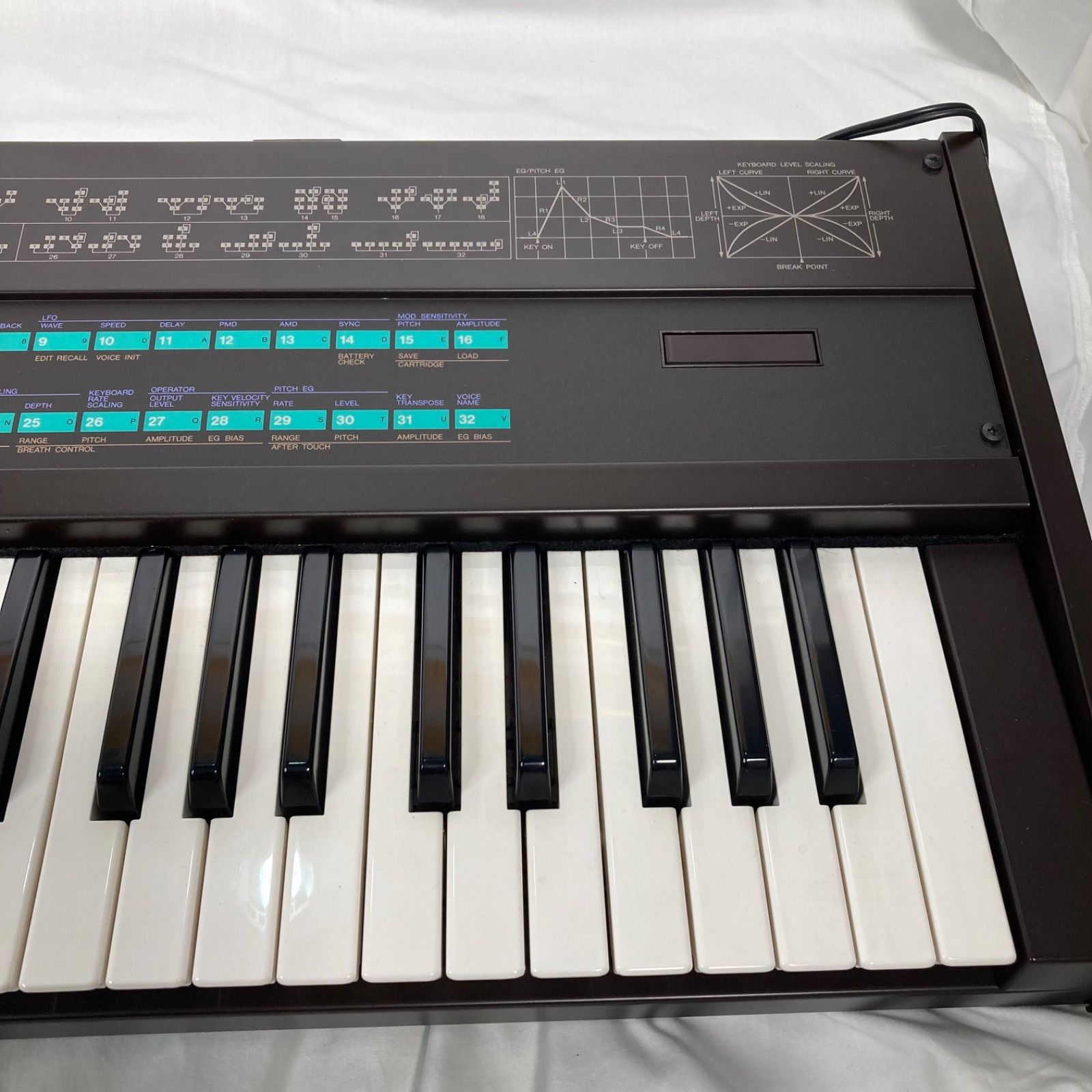 YAMAHA DX7 シンセサイザー 純正ハードケース付き 美品】YAMAHA ヤマハ シンセサイザー DX7 ハードケース付き