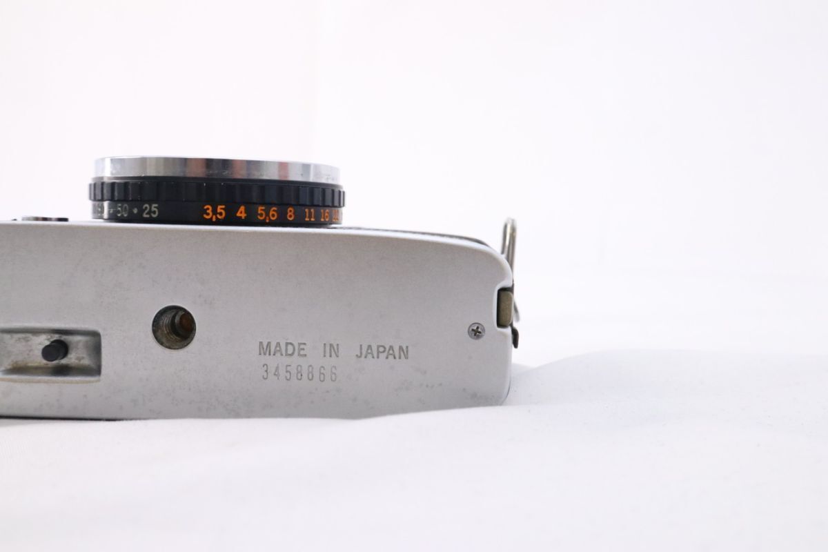 シルバーボディ コンパクトフィルムカメラ