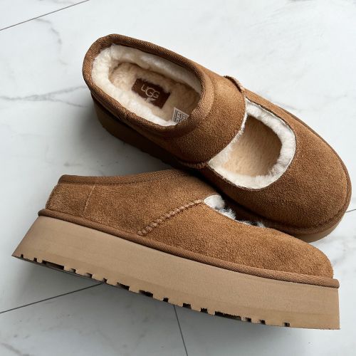 品質保証、最安値に挑戦！ ♥ UGG BEA MARY JANE