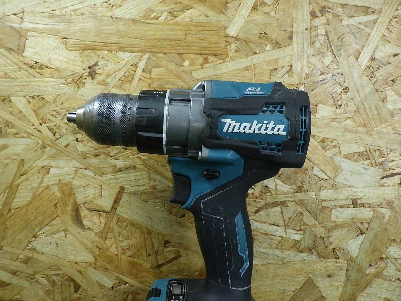 使用感強い マキタ makita 充電式ドライバドリル 40Vmax 本体のみ DF001G 止まり際ギア音 品