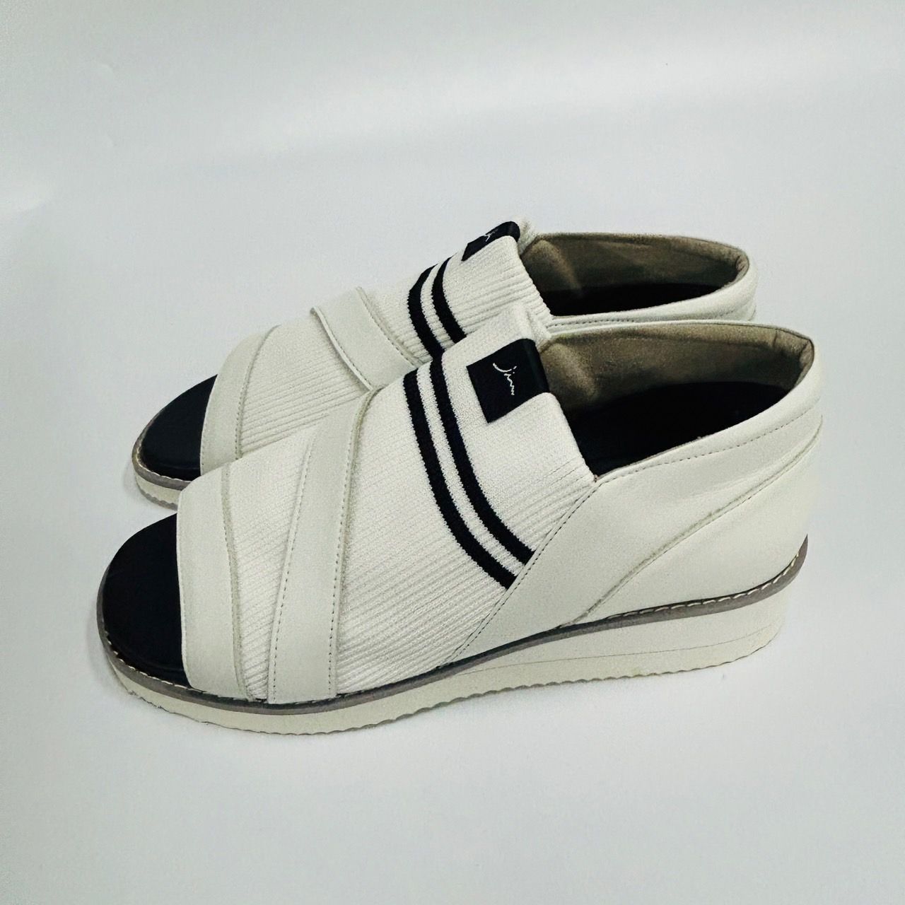 慈雨 LL ホワイト オープントゥニット切替シューズ センソユニコ 靴