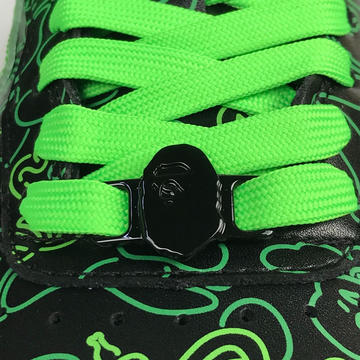 □□A BATHING APE アベイシングエイプ スニーカー NEON CAMO M2