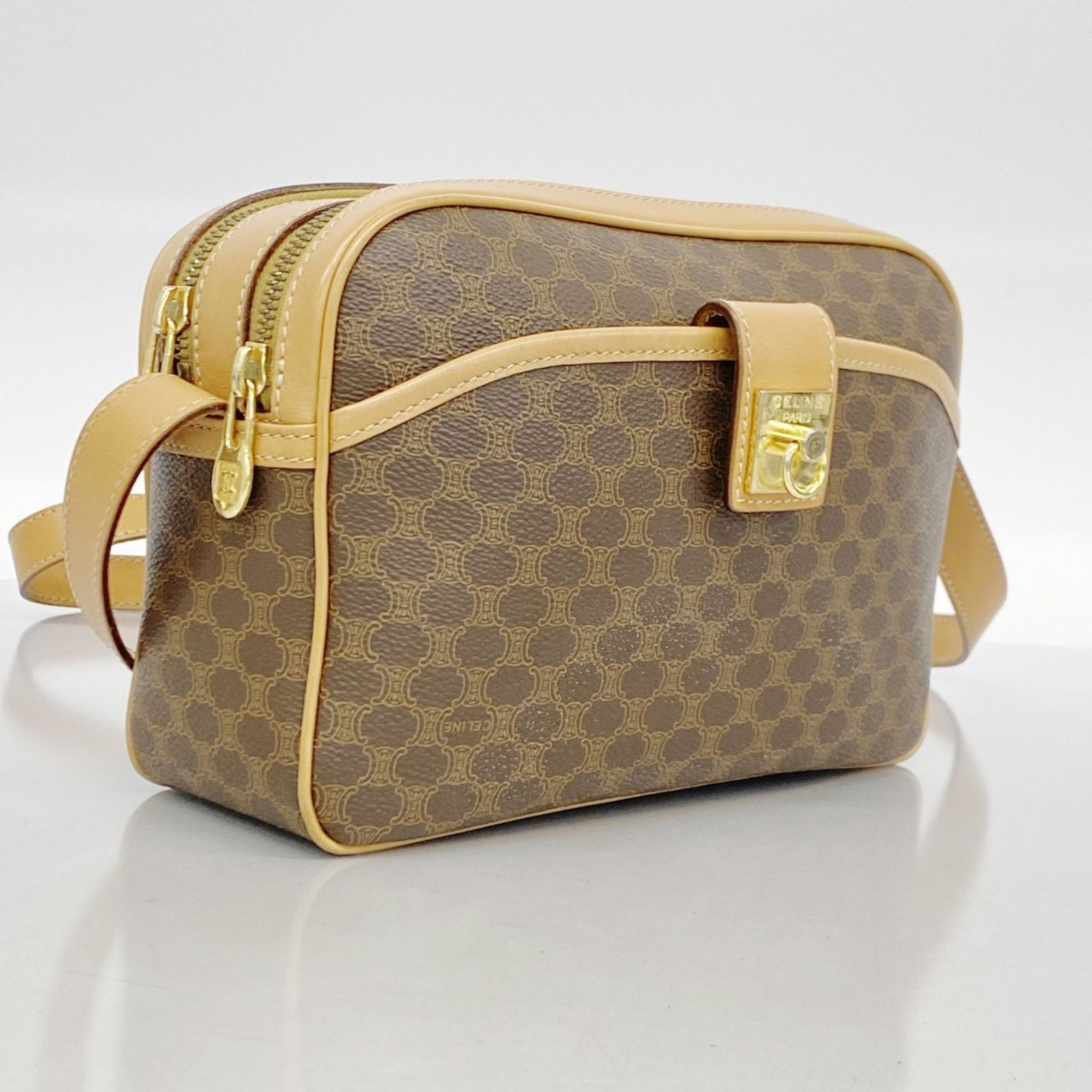 美品　セリーヌ ショルダーバッグ マカダム 斜め掛け ブラウン セリーヌ(Celine) セリーヌ ショルダーバッグ マカダム ブラウン