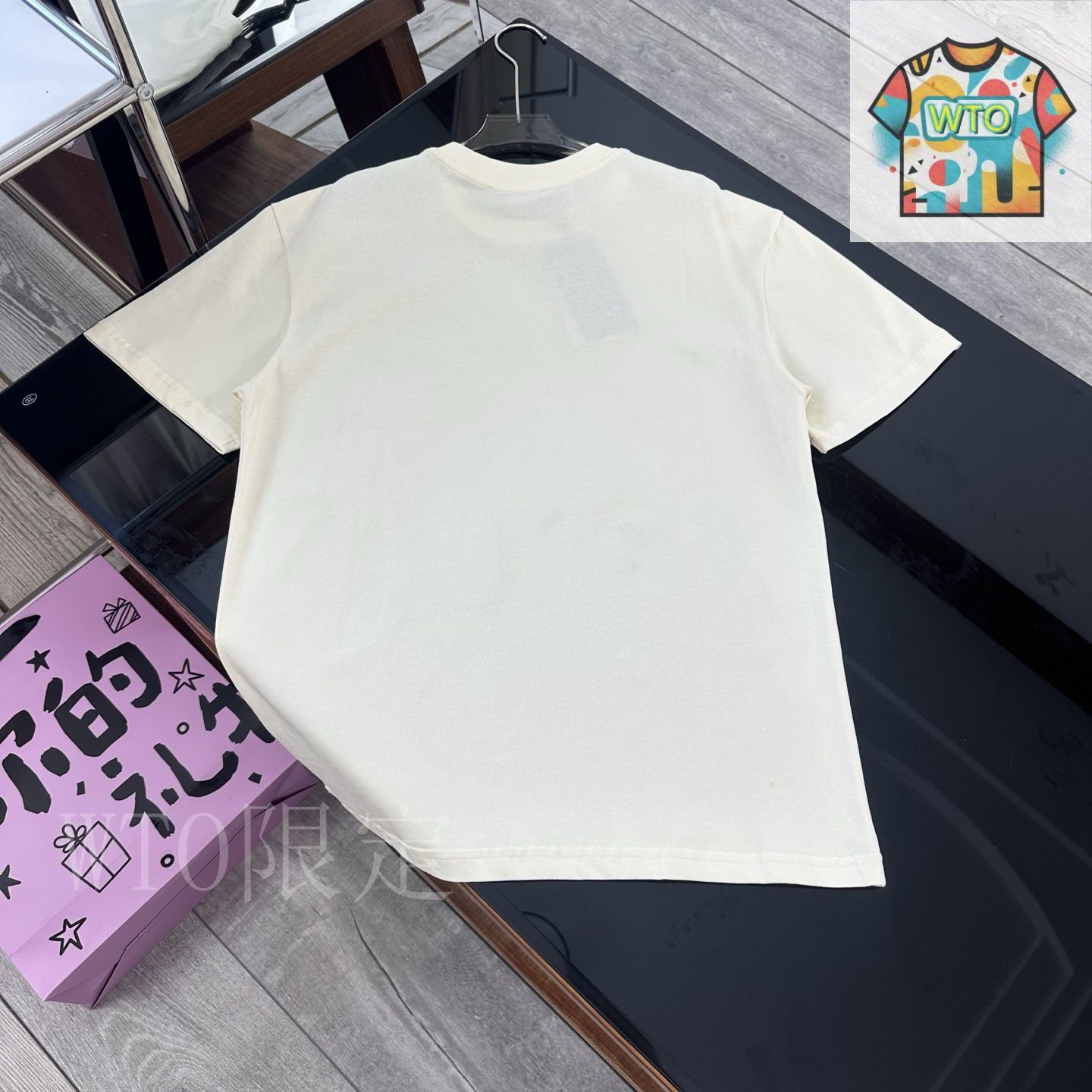 今日特価】Gucci 2025 Cat Logo T-Shirt グッチ 2025 猫柄ロゴ T