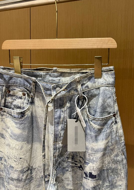送料関税込■Acne Studios■ミッドライズ ワイドレッグ ジーンズ Acne Studios ミッドライズ ワイドジーンズ | ブラック
