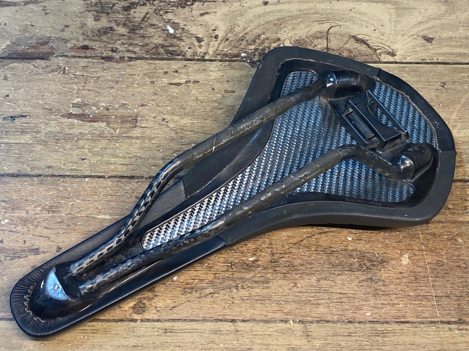 Fizik Antares R3 カーボンレール スポーツ、レジャー フィジーク