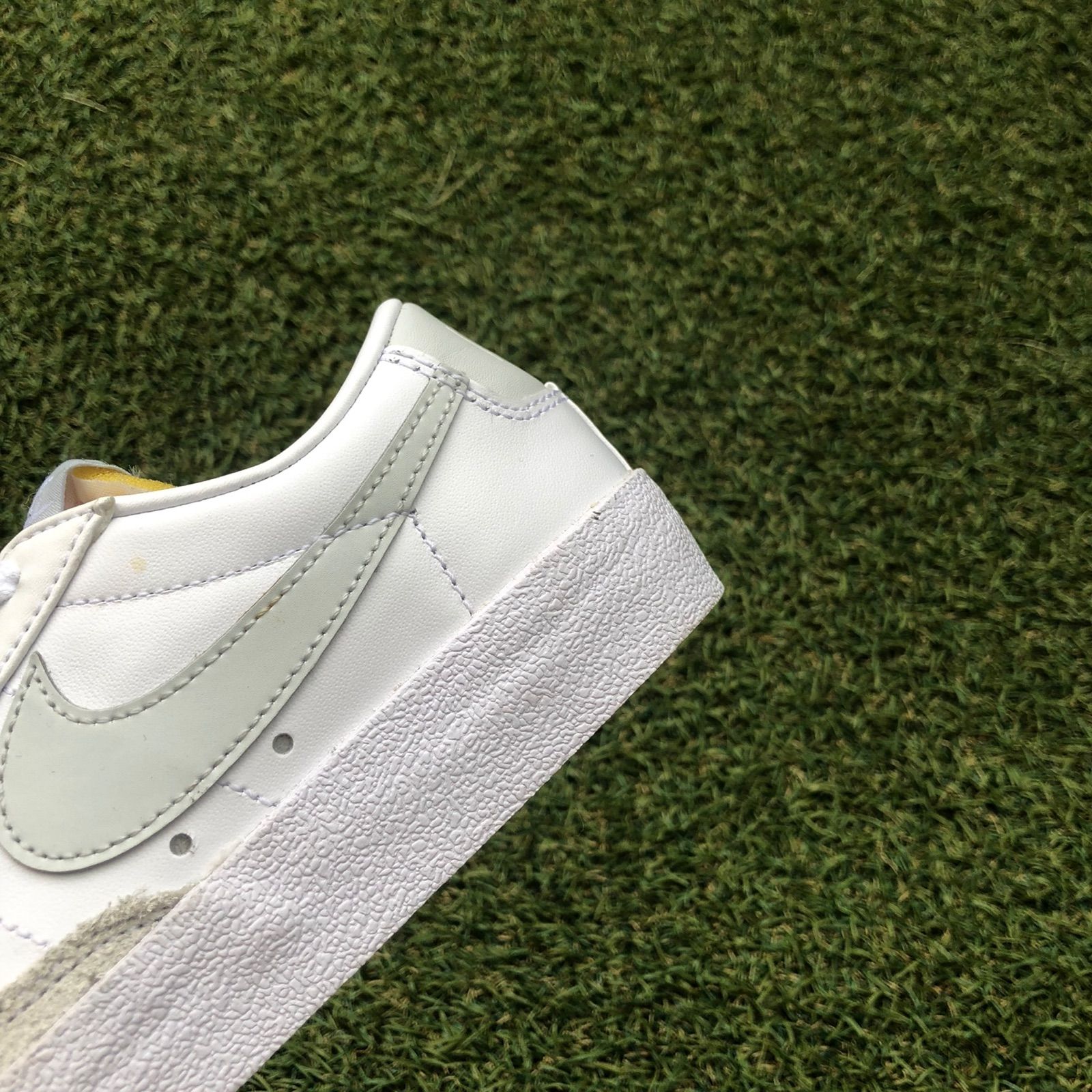 美品22.5 NIKE BLAZER LOW '77 ナイキ ブレザーHT450 - メルカリ