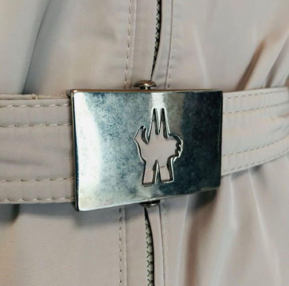 美品★モンクレール・ワッペン ラクーンファー ベルト付 ダウンジャケット(1) MONCLER☆モンクレール・POITIERS ポワチエ レディース フード