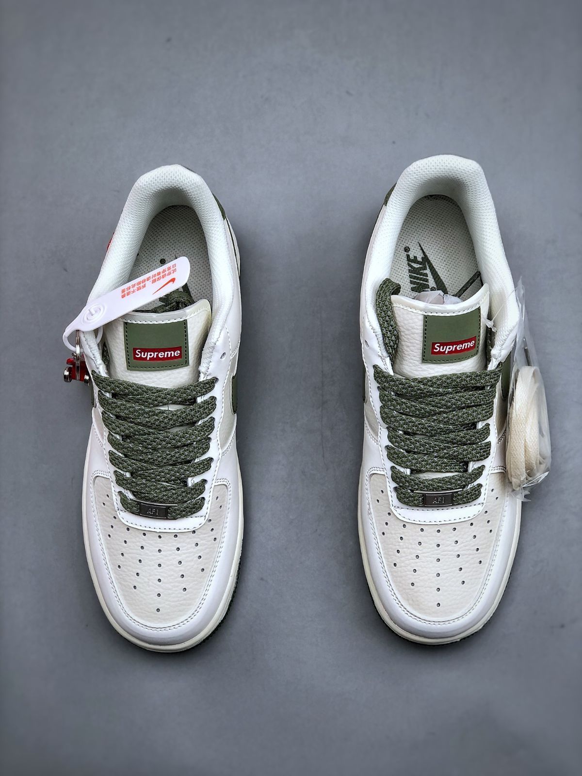 ナイキ スニーカー NIke Air Force 1 '07 Low x Supreme “Supreme” 並行輸入品