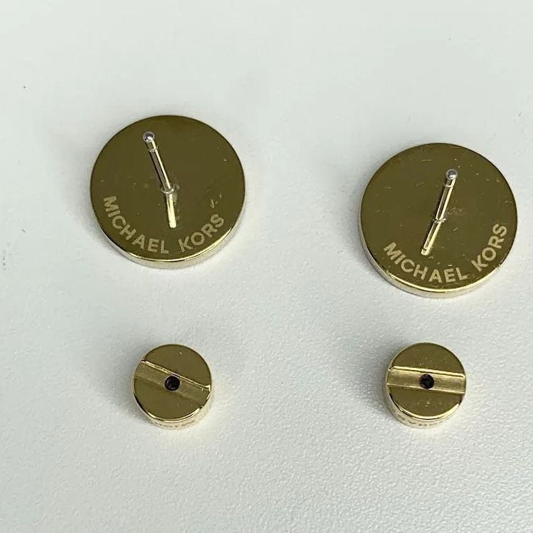新品未使用 マイケルコース ピアス MK ゴールド ストーン 立体ロゴ 新品】MKロゴ マイケルコース ピアス ラウンド ストーン