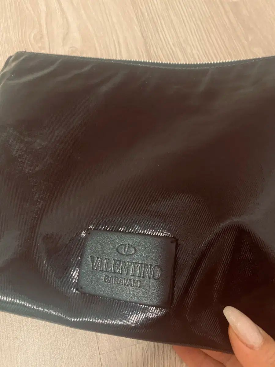 ヴァレンティノ ブラック スタッズ クラッチバッグ