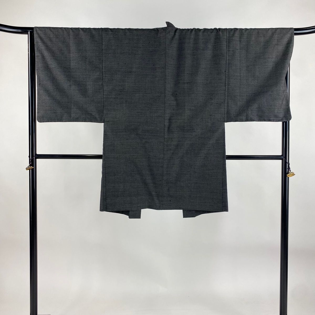 男着物 身丈95cm 裄丈68cm S 羽織 紬 亀甲絣 黒 正絹 秀品