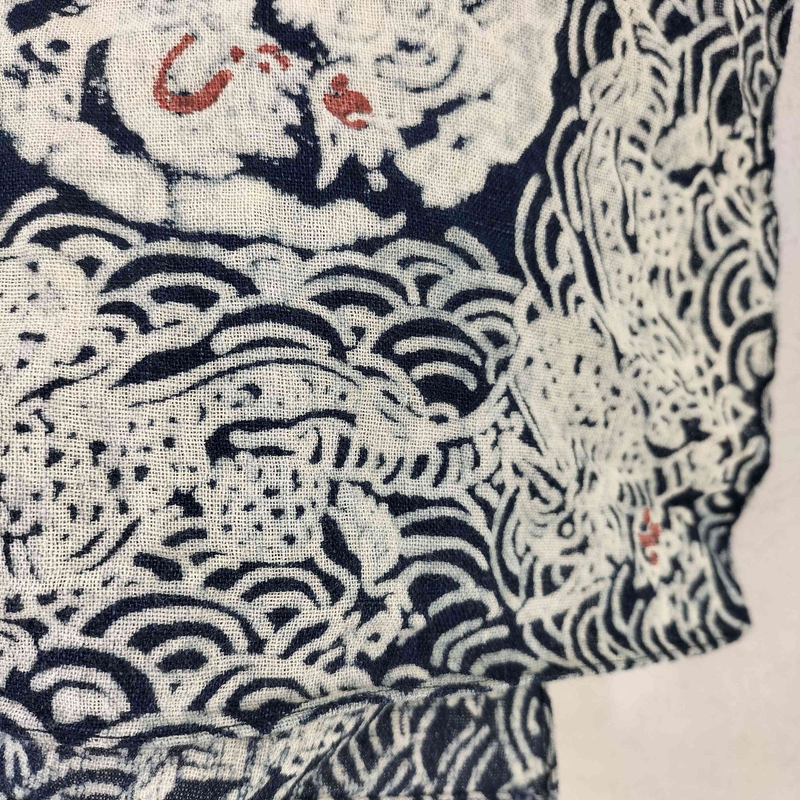 0902 レオナール ストール 花柄 ブラック 毛玉？あり.※値下げ