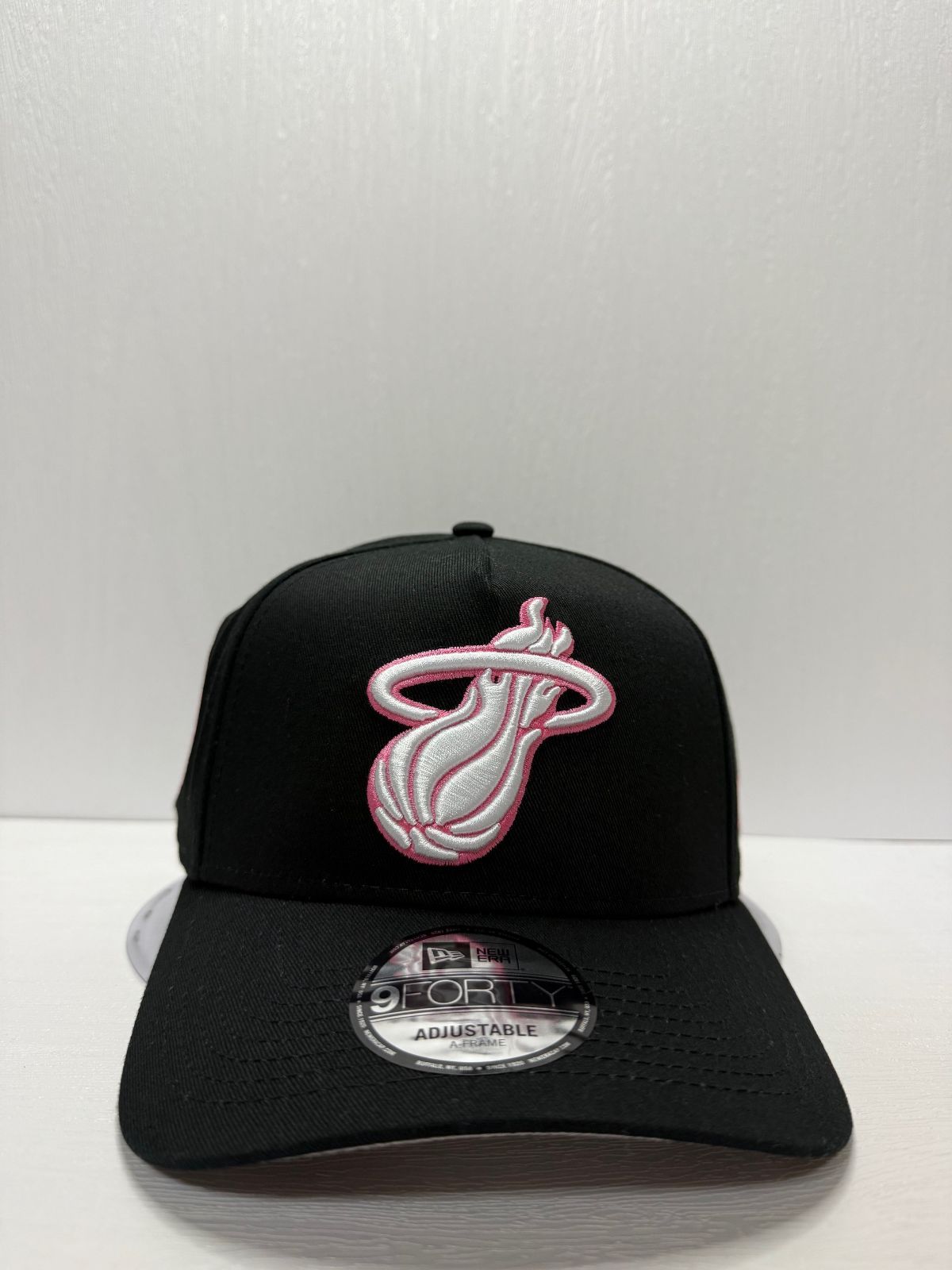 Newera マイアミヒート 3×チャンピオンズ 9 forty A-FRAME スナップバックキャップ ブラック