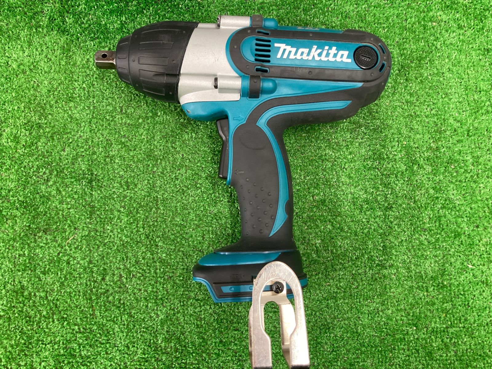 中古品】【0922】☆makita(マキタ) 18v充電式インパクトレンチ (本体のみ) TW450DZ ※ライト不点灯 IT7VZMYO7938 |  Shop at Mercari from Japan! | Buyee