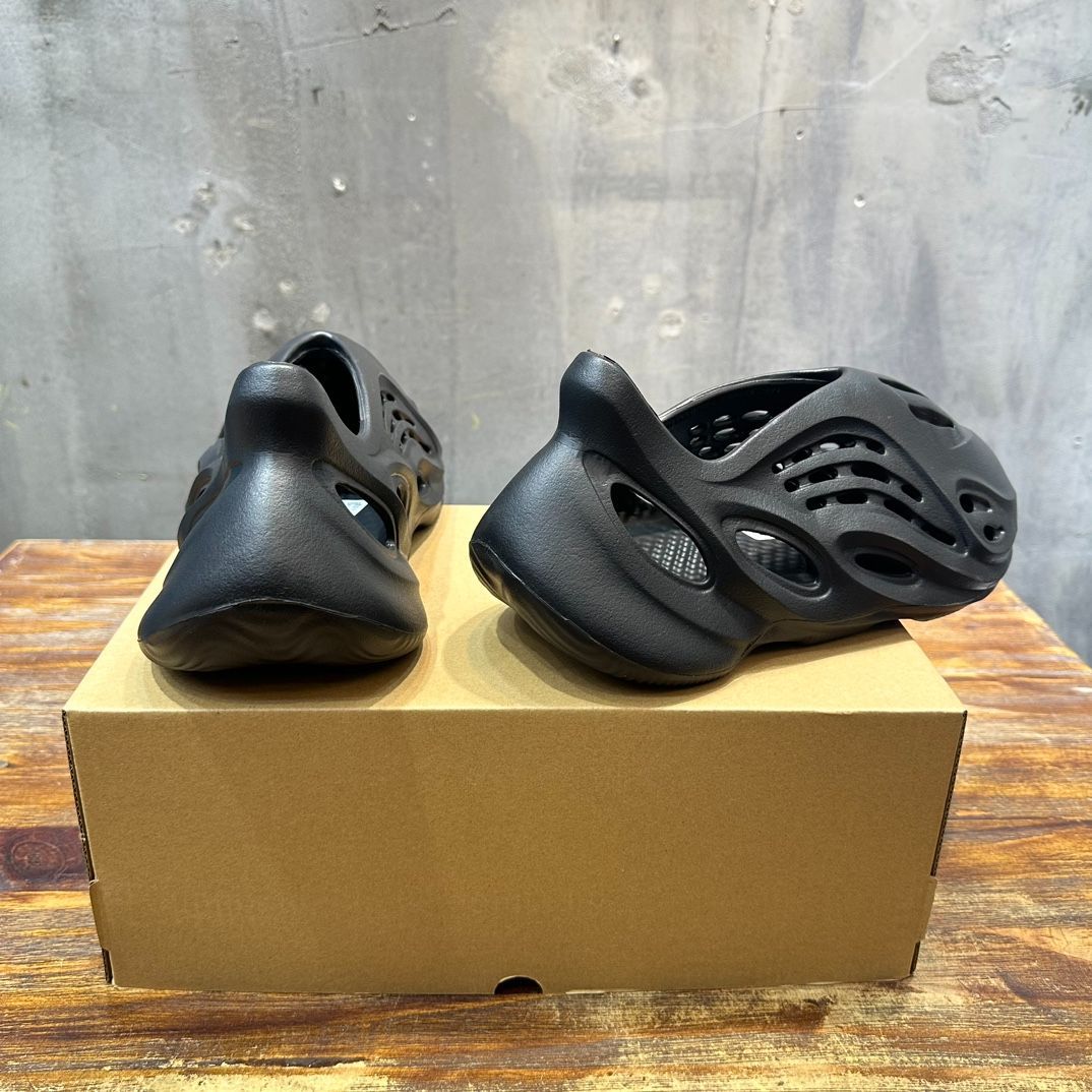 27.5cm adidas イージーフォームランナー 黒 ブラック - メルカリ