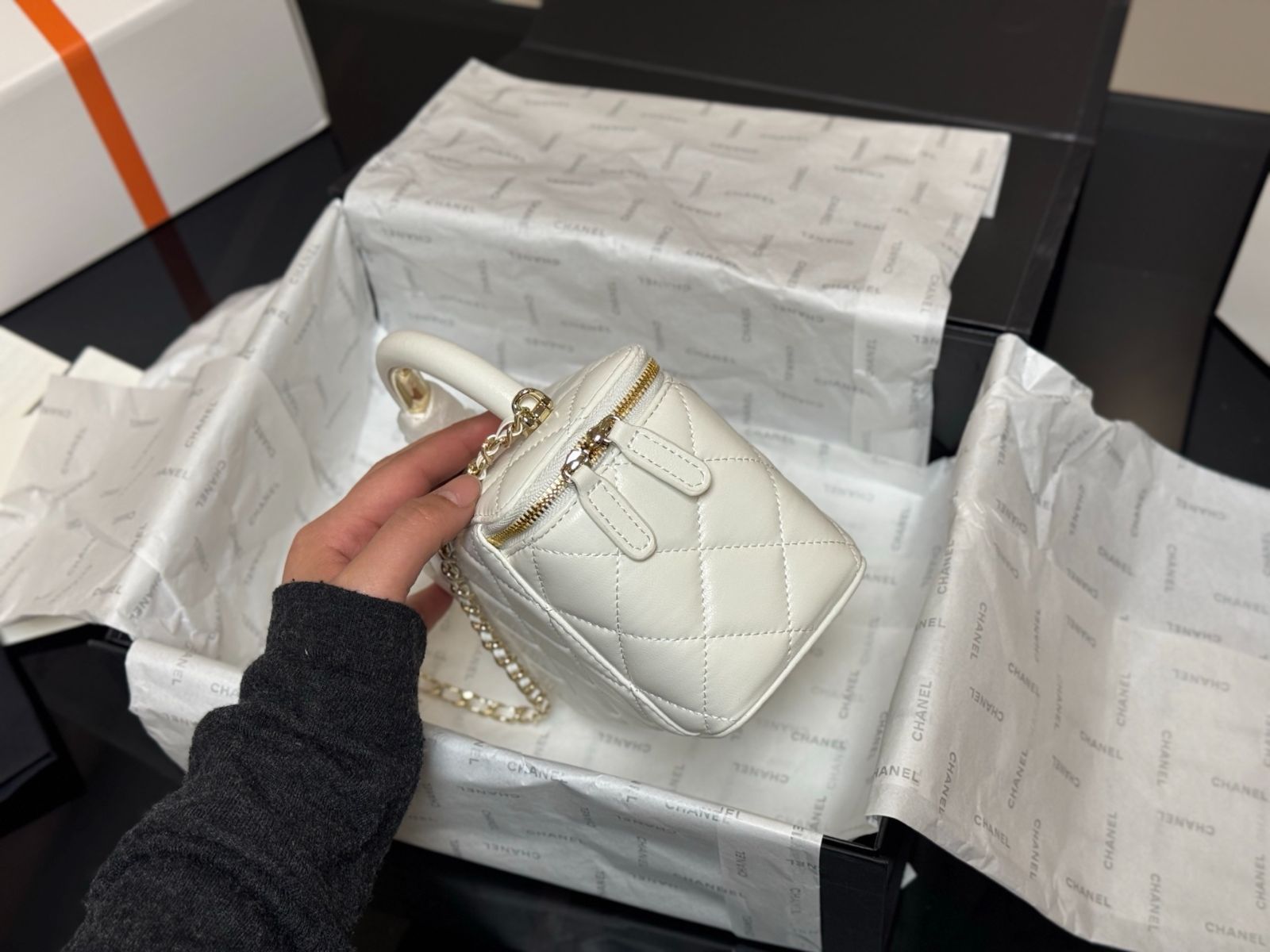 今日特価】Chanel ハンドル メイクボックス（17×11cm） - メルカリ