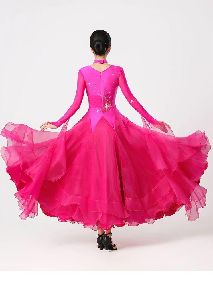 フロート付きスタンダードドレス✨デモにも発表会にも最適 新品未使用 フロート付きドレス 発表会にも最適！デモダンスに華を添える