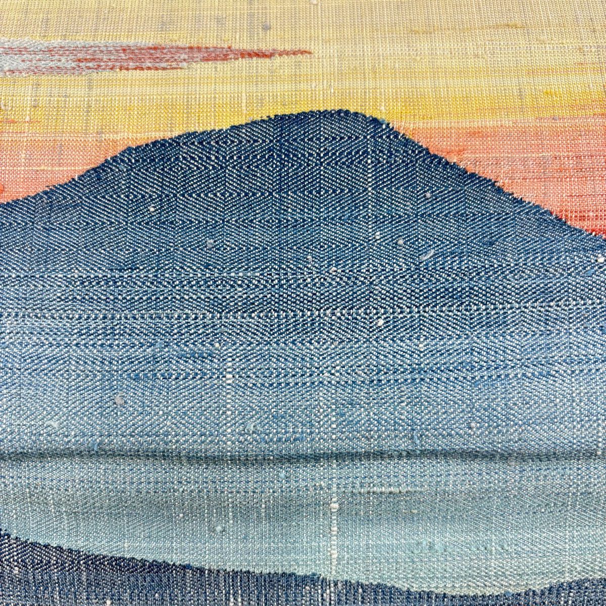 袋帯 美品 秀品 落款 紬地 山並み 霞 水色 お太鼓柄 正絹 【中古