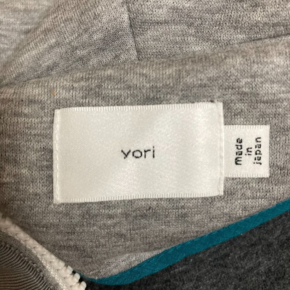 美品 yori ヨリ タックフレアジップパーカー サイズF グレー