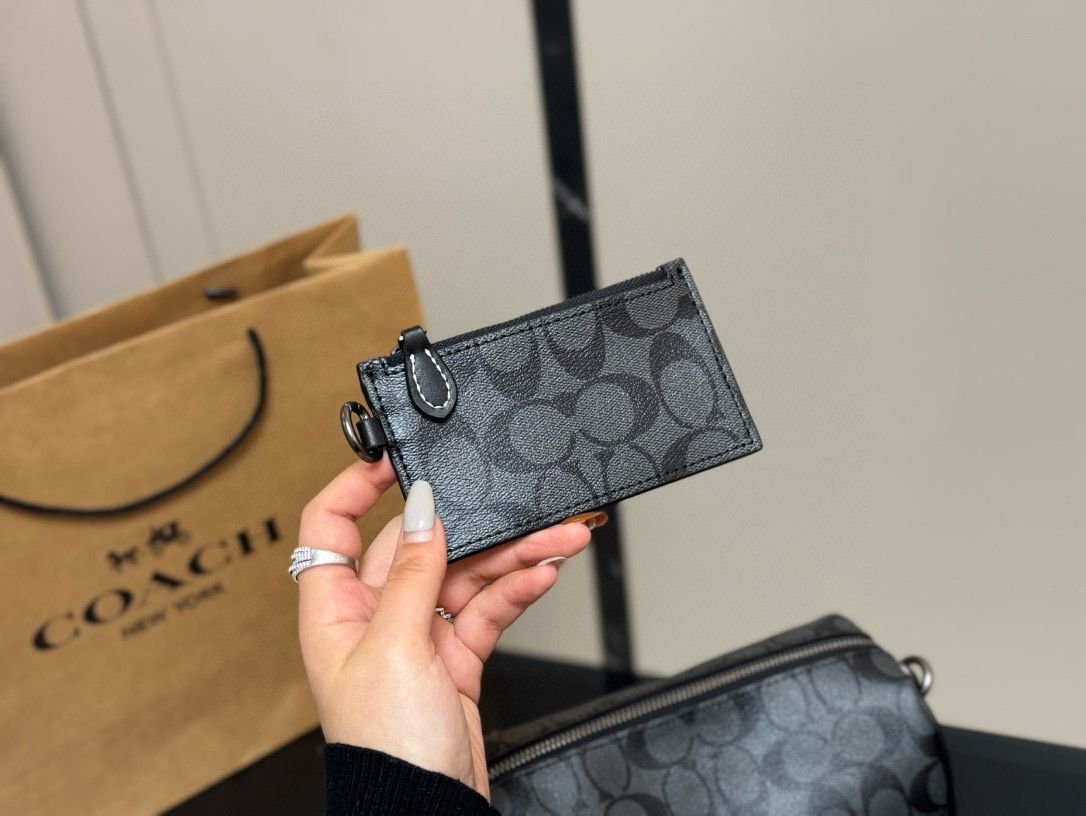 出品当日割⭐️Coach⭐️モノグラム バックパック 今日特価】COACH Axel モノグラム チューブバッグ 2Way-WTO輸入1