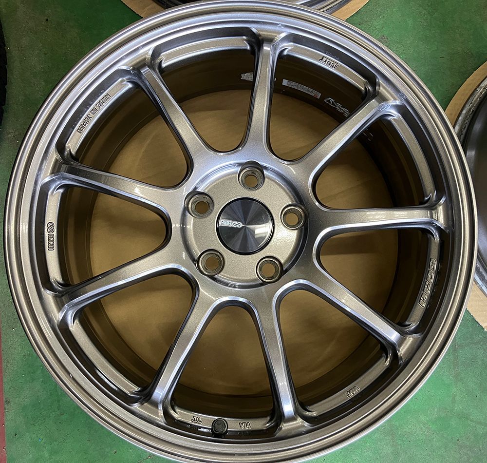 中古美品 4本 エンケイ PF09 18インチ 8J 50 PCD112 5穴 ENKEI 軽量